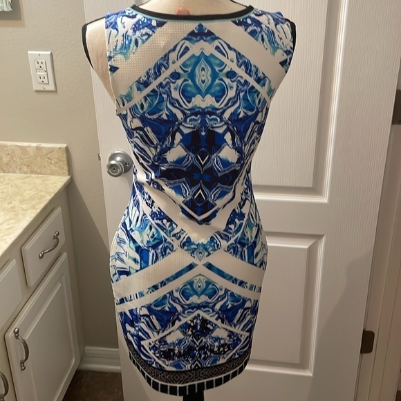 NWOT Peach Puff Abstract Body Con Dress Size Small - Picture 4 of 7